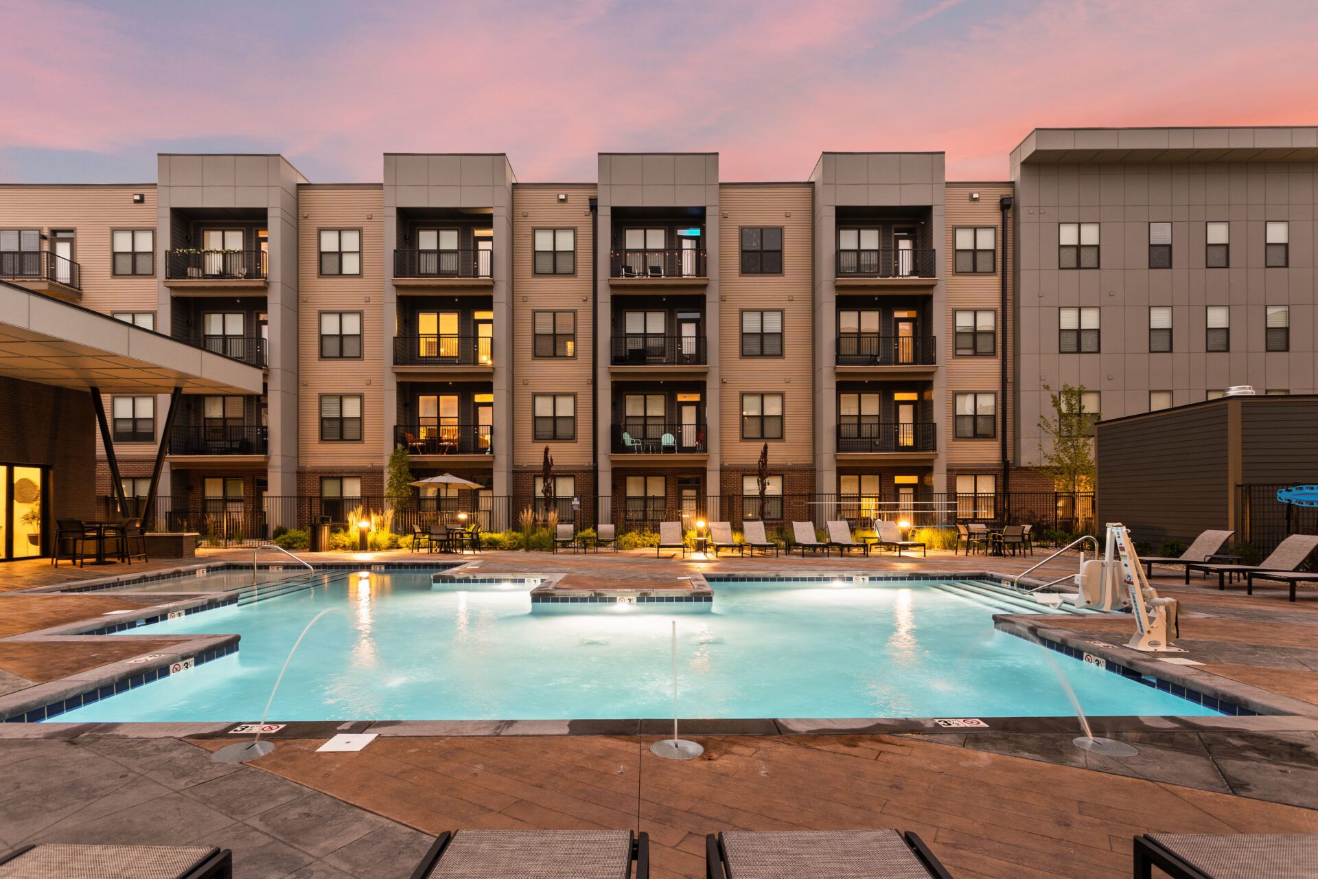 7983StayerDrTwilight-24 (3) Seasoned Experts